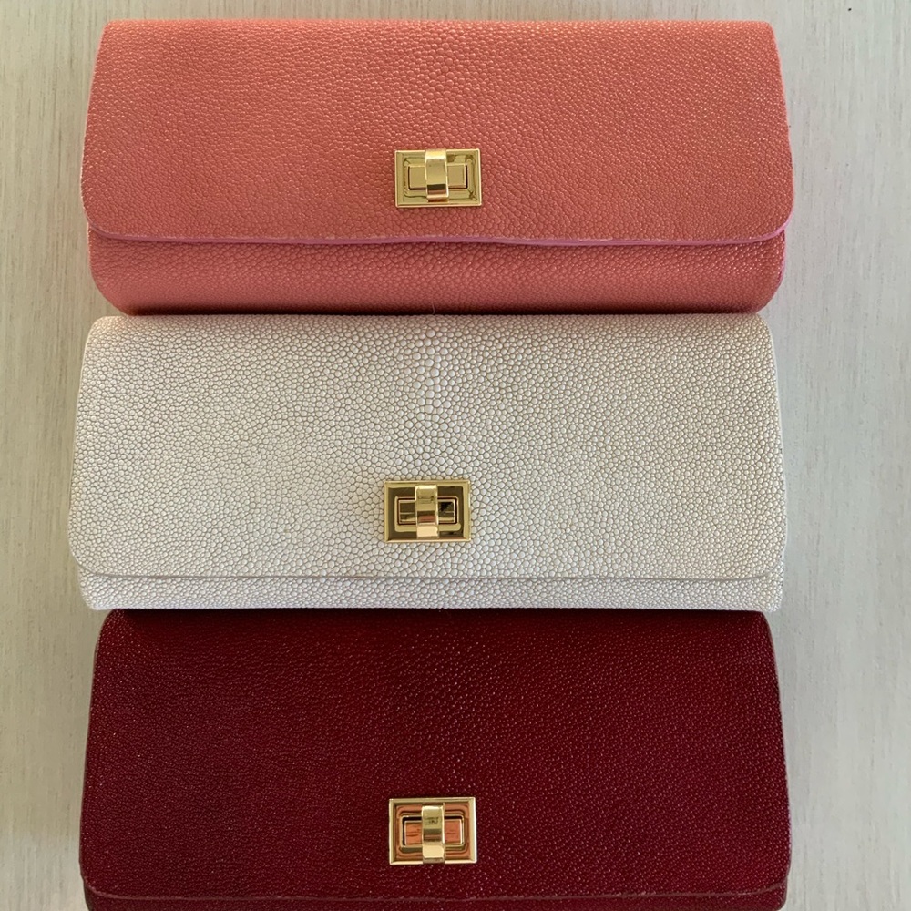 Clutches in shagreen